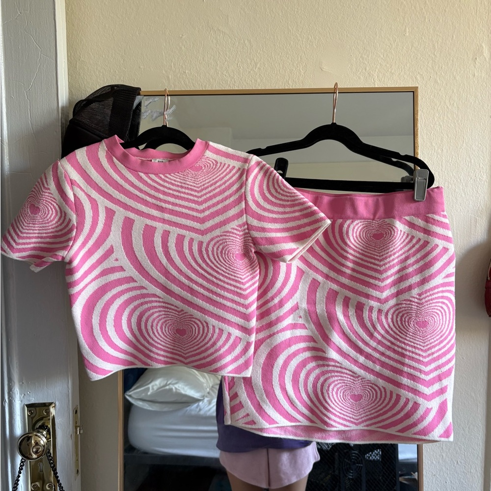 River Island Pink and White Swirl set